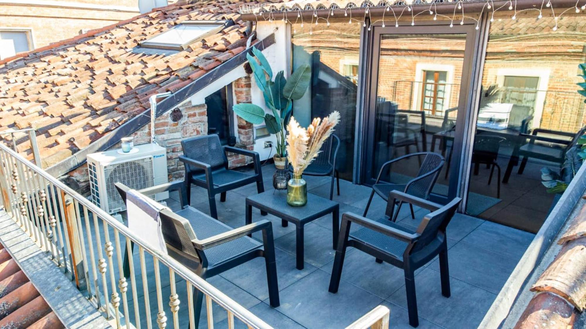 Centro Storico-Dimora Con Terrazza- Wi-Fi E Ac Apartment Asti Luaran gambar