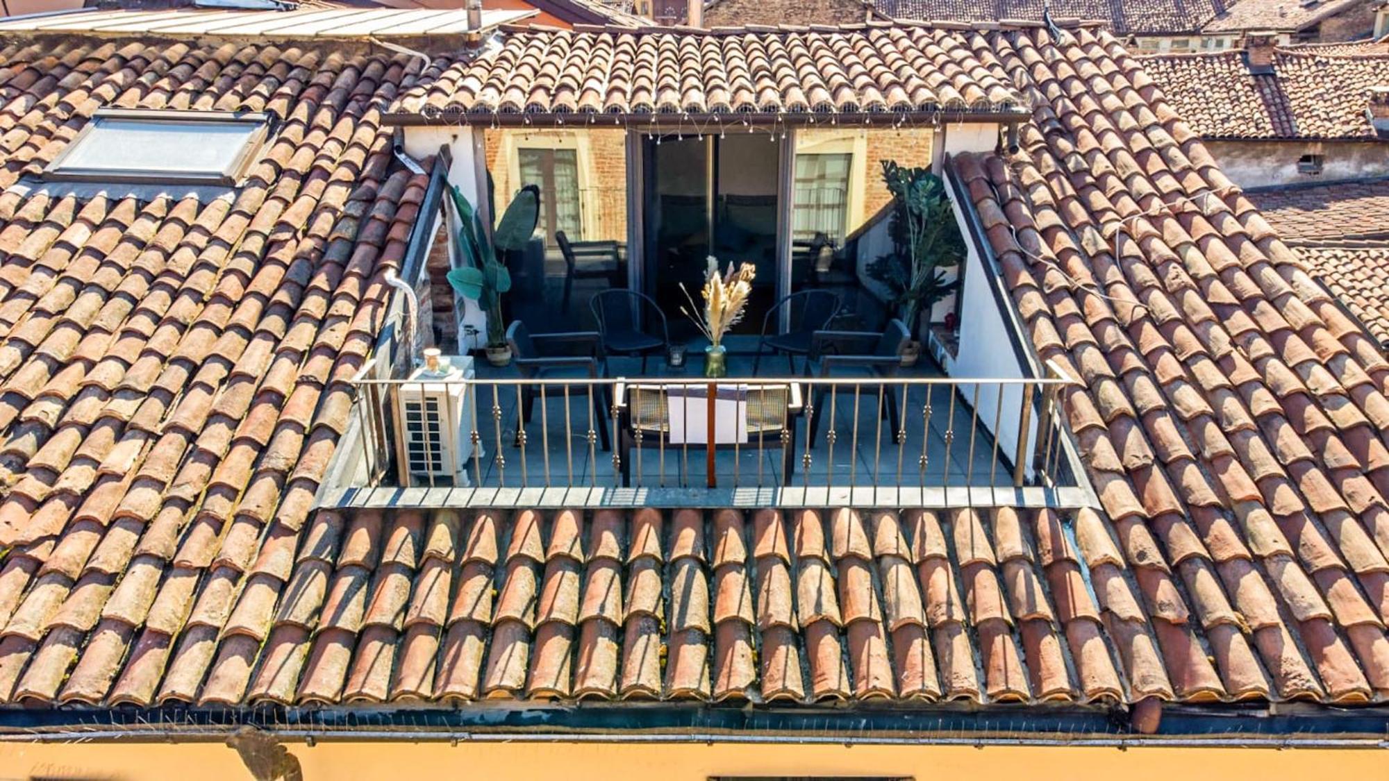 Centro Storico-Dimora Con Terrazza- Wi-Fi E Ac Apartment Asti Luaran gambar