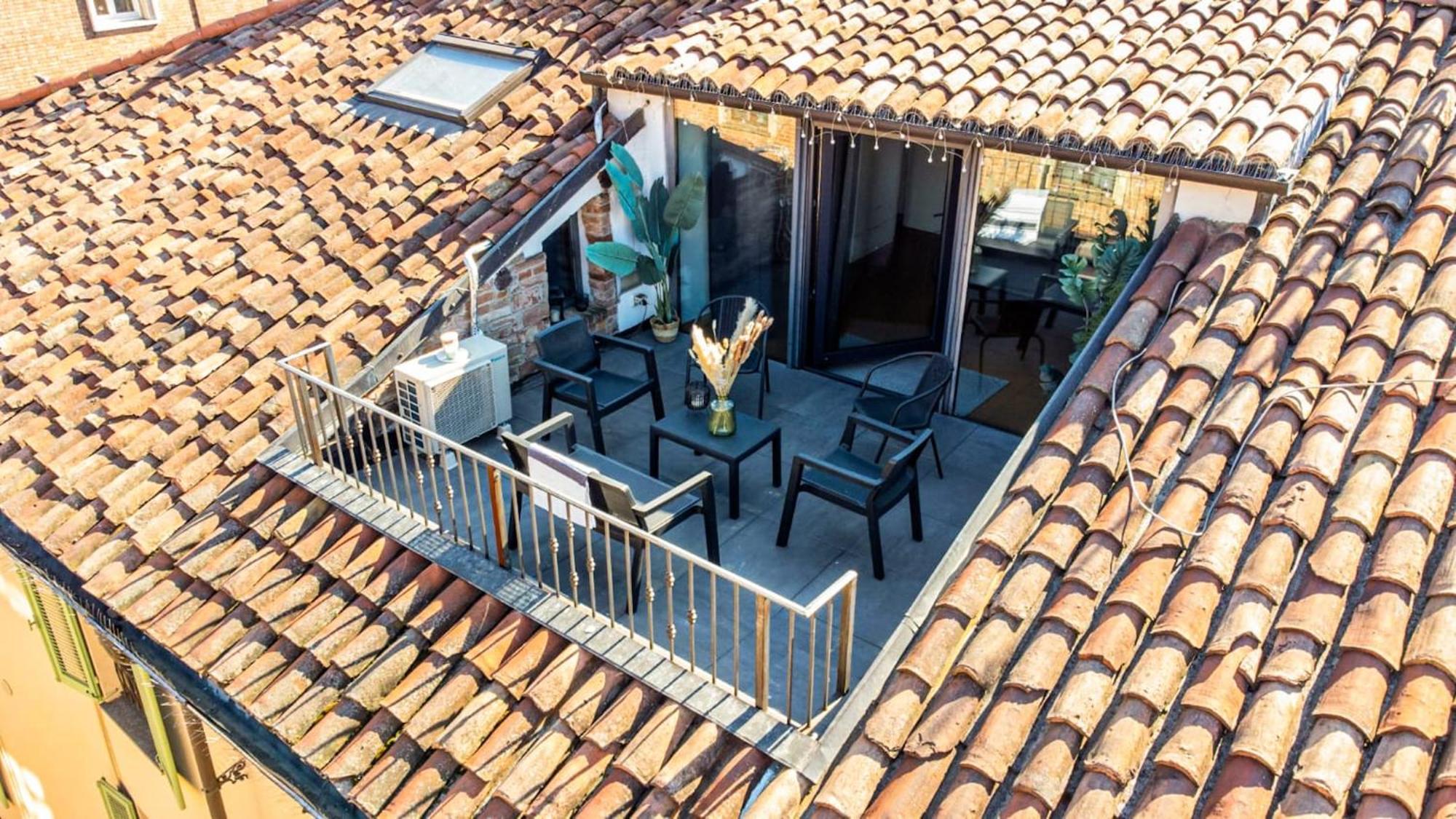 Centro Storico-Dimora Con Terrazza- Wi-Fi E Ac Apartment Asti Luaran gambar